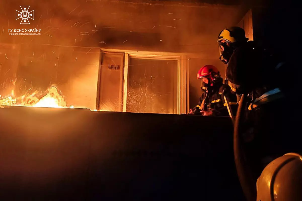 Новости Днепра про На Днепропетровщине из горящей квартиры спасли мужчину