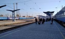 На вокзалі Дніпра затримали озброєного чоловіка