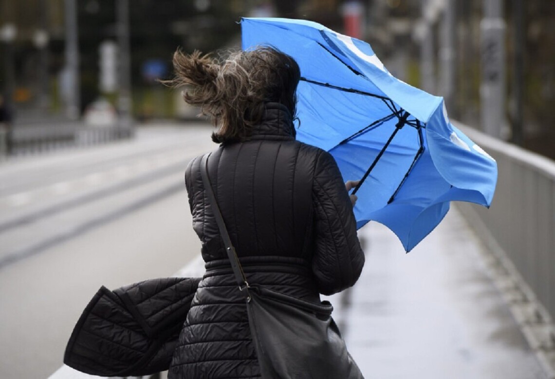 Новости Днепра про У Дніпрі та області оголосили штормове попередження: увірветься лютий вітер