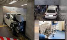 Водитель Mazda, который влетел на скорости в подземный переход в Кривом Роге, умер в больнице