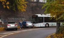 У Дніпрі не поділили дорогу Skoda та тролейбус з пасажирами