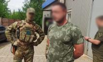 На Дніпропетровщині судитимуть солдата, який допомагав ухилянтам виїхати за кордон за 9000 доларів