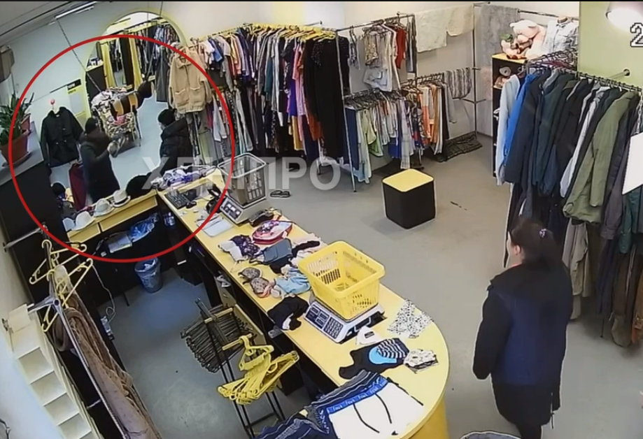 Новости Днепра про В Днепре пьяный мужчина пытался разнести магазин одежды: комментарий полиции