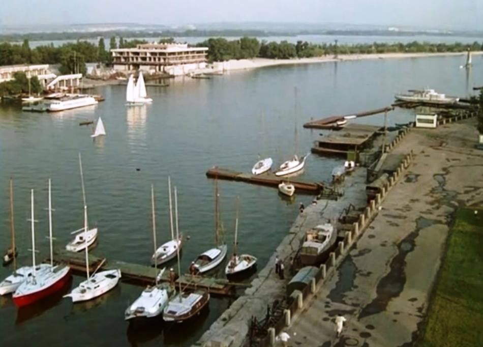 Новости Днепра про Какие локации Днепра можно увидеть в старых фильмах: самые популярные места – в районе набережной (ФОТО)