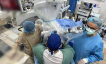 “Надії майже не зосталося”: медики з Дніпра та їхні колеги з США врятували воїна з важкою травмою голови