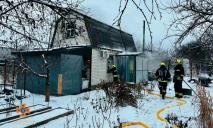 Поблизу Дніпра в приватному будинку під час гасіння пожежі знайшли тіло чоловіка