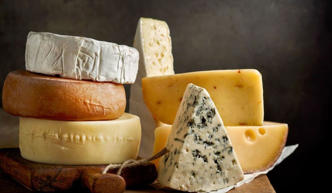 Новости Днепра про На прилавках магазинів Дніпра може бути французький сир зі стафілококом