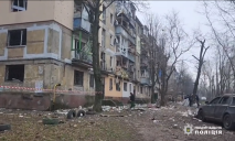 «Жена и двое детей на улице»: в Днепре из-за ракетных ударов повреждено жилье сотрудников ДНУ