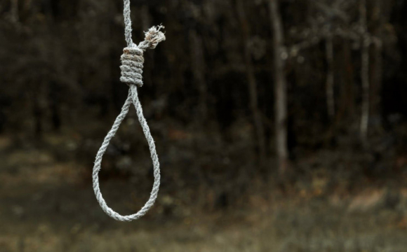 Новости Днепра про В Днепре мужчина покончил с собой, повесившись на дереве