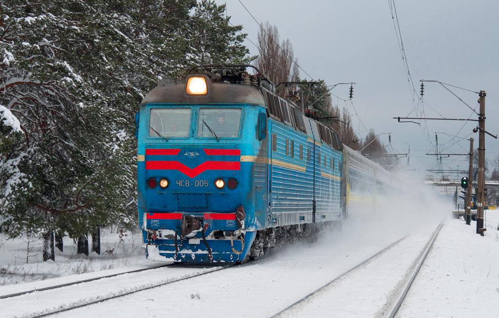 Новости Днепра про З Дніпропетровщини до Карпат з 17 грудня курсуватиме прямий потяг: які ціни