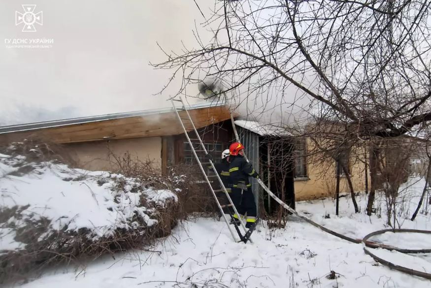 Новости Днепра про У Дніпрі палав приватний будинок