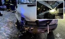 У Дніпрі на Незламній сталася жахлива аварія за участі Daewoo та мікроавтобуса: є постраждалий