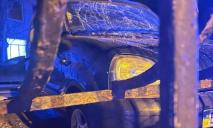 В Днепре в результате вражеской атаки повреждены автомобили и дома горожан (ФОТО)