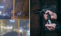 У центрі Дніпра чоловіки влаштували бійку зі стріляниною: відео та коментар поліції