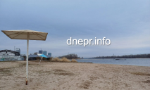 На легендарному покинутому пляжі у Дніпрі облаштували боксерський зал під відкритим небом