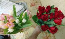 11 тюльпанов за 500 vs 1800 грн: жители Днепра сравнили букет с рынка и известного цветочного сайта