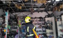 В Днепровском районе горели торговые павильоны
