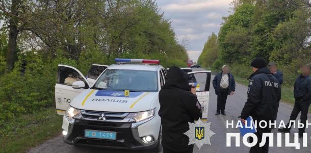 В Винницкой области ночью неизвестные застрелили одного полицейского, другого ранили