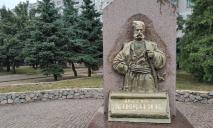 В Павлограде снесут памятник основателю города, потому что оказалось, что основал его не он