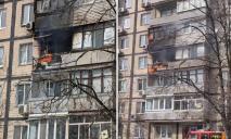 Масштабный пожар в многоэтажке на Слобожанском в Днепре: ГСЧС-ники спасли собаку