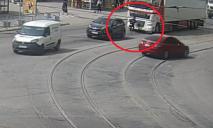 В Днепре на Хмельницкого фура переехала женщину: водитель был трезв, комментарий полиции