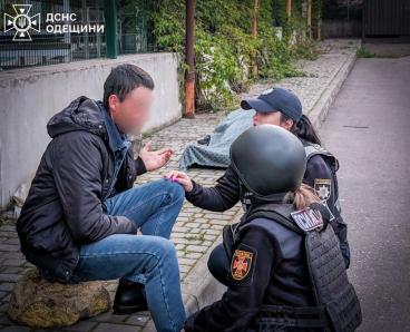 Кількість постраждалих внаслідок удару по Одесі зросла до 29: ДСНС показали кадри з місця обстрілу