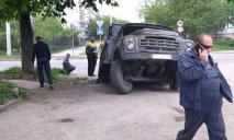 «Застрял в текстурах»: в Павлограде грузовик заполненный углем ушел под землю