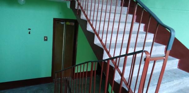 На Днепропетровщине женщина столкнула медсестру с лестницы