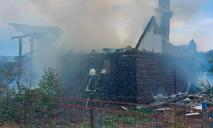 У Дніпровському районі сталася пожежа на території садового товариства