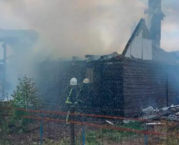 У Дніпровському районі сталася пожежа на території садового товариства