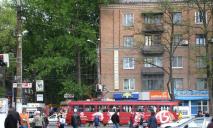 В Днепре жители 12 квартала просят перенести трамвайную остановку с опасного перекрестка: в чем дело