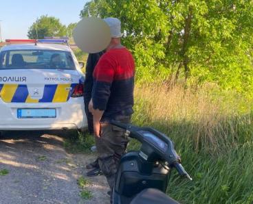 Скутерист из Днепра в третий раз за год попался патрульным пьяным за рулем