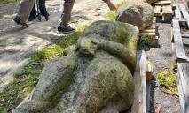 Як виглядають кам’яні баби, які привезли до Дніпра з фронту