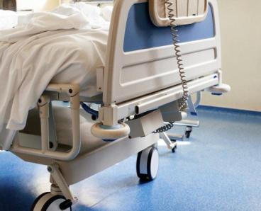 До лікарні в Дніпрі ушпиталили чоловіка, який травмувався під час роботи з верстатом