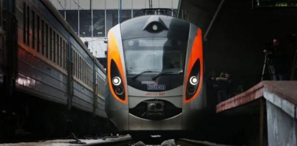 Поезд из Днепра в Киев один из трех самых популярных маршрутов в Украине с начала года