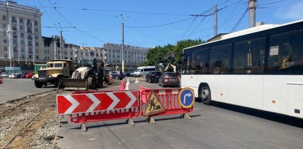В Днепре идет ремонт трамвайных путей возле Вокзальной площади: когда возобновят движение транспорта