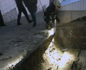Подростка, которого житель Днепра нанял на строительство, убило бетонной плитой