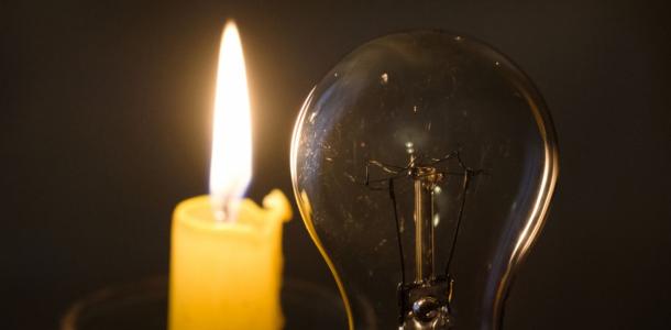 Заряжайте телефоны и павербанки: 30 мая некоторым жителям Днепра выключат свет на 12 часов
