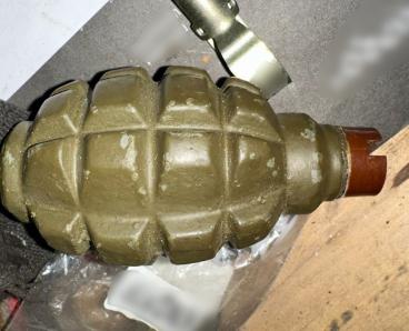 У Дніпрі на Слобожанському проспекті знайшли гранату: коментар поліції