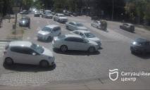 У середмісті Дніпра ускладнено рух через ДТП: деталі