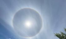 В небе над Днепром зафиксировали интересное оптическое явление (ФОТО)