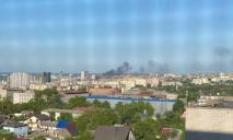 Чорний дим видно на все місто: у середмісті Дніпра сталася пожежа