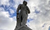 Возле памятника Шевченко в Днепре высадят лаванду