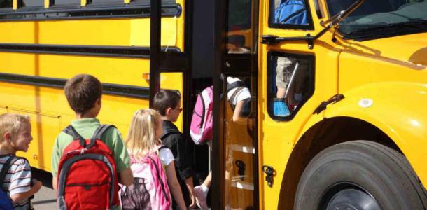 В Днепре для школьников на лето оставят льготы на проезд в общественном транспорте