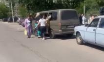 Представники ТЦК прокоментували відео з “епічною втечею” чоловіка з вікна автівки в Дніпрі