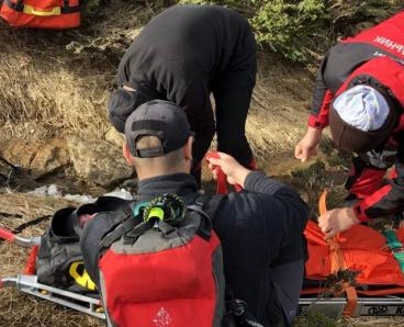 Рятувальники спускали з Говерли туриста із Дніпра, який травмувався