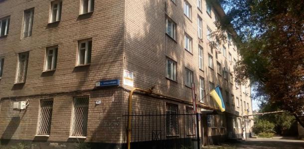 Житель Днепропетровщины на спор ограбил магазин, а награбленное подарил прохожим