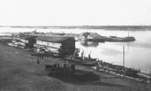Как выглядела исчезнувшая пароходная пристань на берегу Днепра более 100 лет назад: уникальное фото
