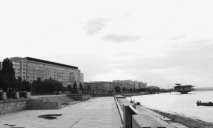 Что никогда не менялось на набережной Днепра с момента ее строительства: этим тут занимались еще в 1970-х