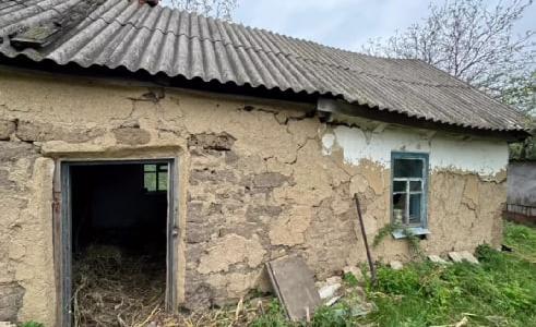 На Днепропетровщине старую мазанку превратили в невероятный этнодом (ФОТО)